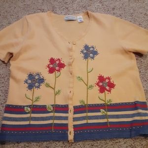 Short sleeve sweater